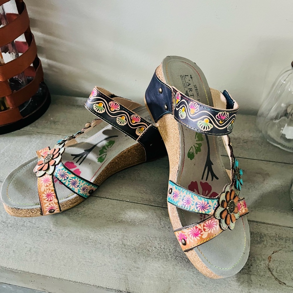 L'ATISTE Pink and Blue Artistic Platform Sandals - Picture 7 of 9